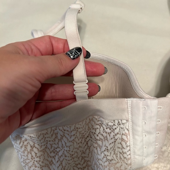 Victoria Secret Bra - Picture 3 of 5